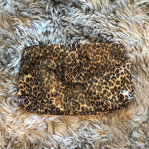 RARE Sheila Elaine Intermix patent leopard clutch - Picture 4 of 6